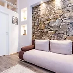 Galerie Grandeur With 2br By Nw Budapest