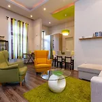 Galerie Grandeur With 2br By Nw Apartment