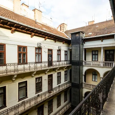 Appartement Galerie Grandeur With 2br By Newave