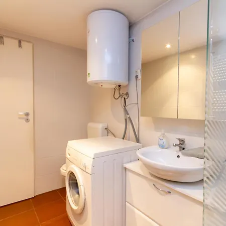 Appartement Galerie Grandeur With 2br By Newave