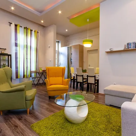 Galerie Grandeur With 2br By Nw Lägenhet