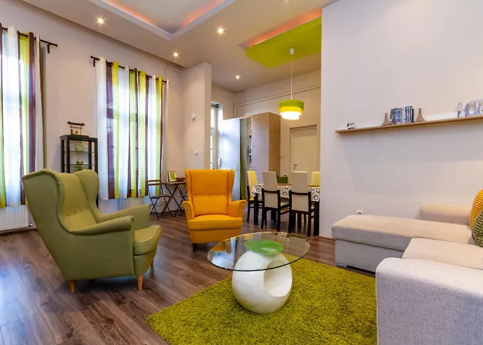 Galerie Grandeur With 2br By Nw アパート