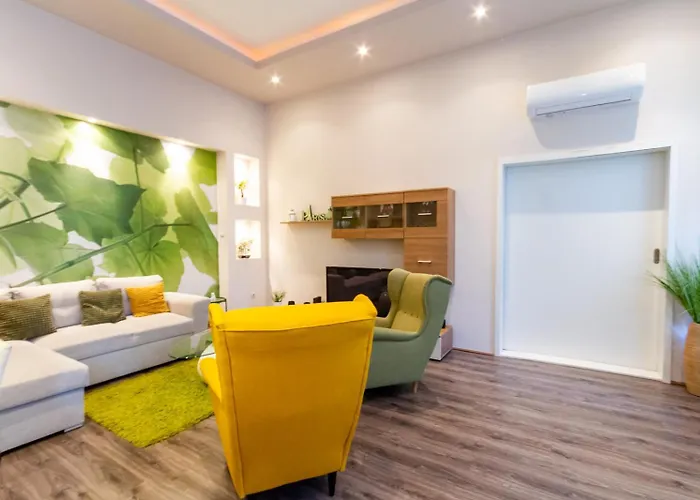 Galerie Grandeur With 2br By Nw アパート